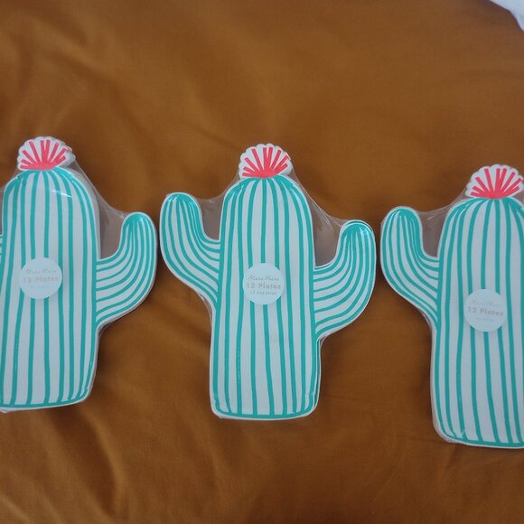 Meri Meri- Cactus party paper plates (set of 12)- 3 sets available -Brand new - Picture 4 of 4